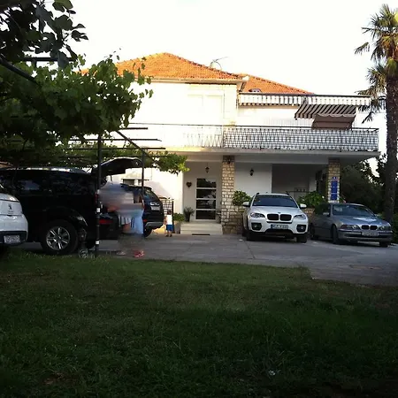 Appartement Vlado Sukošan